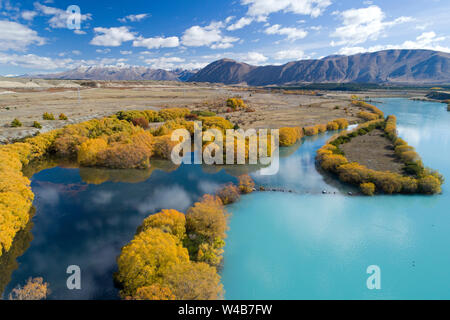 En automne, le lac Ruataniwha Mackenzie Country, île du Sud, Nouvelle-Zélande - vue aérienne Banque D'Images