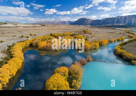 En automne, le lac Ruataniwha Mackenzie Country, île du Sud, Nouvelle-Zélande - vue aérienne Banque D'Images