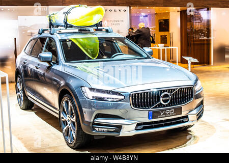 Bruxelles, Jan 2019 : Volvo V90 Cross Country station wagon, de l'Automobile de Bruxelles, SPA, la plate-forme immobilier exécutif fabriqué par le suédois Volvo Cars Banque D'Images