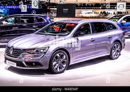 Bruxelles, Belgique, Jan 18, 2019 : argent métallique Talisman Grandtour Renault à Bruxelles Salon de l'automobile, station wagon combi produit par Renault Banque D'Images