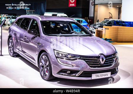 Bruxelles, Belgique, Jan 18, 2019 : argent métallique Talisman Grandtour Renault à Bruxelles Salon de l'automobile, station wagon combi produit par Renault Banque D'Images