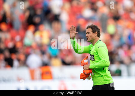 Leverkusen, Allemagne. 21 juillet, 2019. Avantage : Soccer jeu de football 'Champions pour la charité dans la BayArena. Entraîneur de football Jens Lehmann salue la foule. Credit : Marius Becker/dpa/Alamy Live News Banque D'Images