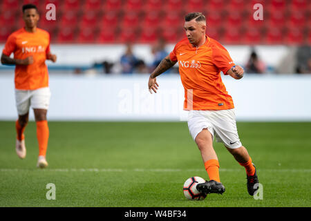 Leverkusen, Allemagne. 21 juillet, 2019. Avantage : Soccer jeu de football 'Champions pour la charité dans la BayArena. Pietro Lombardi musicien joue la balle. Credit : Marius Becker/dpa/Alamy Live News Banque D'Images