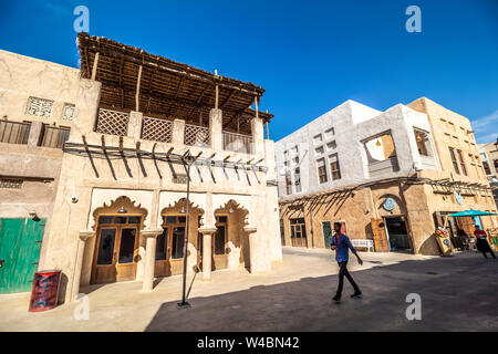 Dubaï, Émirats arabes unis - 30 novembre 2018 : Al Fahidi quartier historique, également connu sous le nom de Al Bastakiya. Banque D'Images