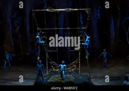 Photo de performance Cirque Du Soleil's Toruk sur la soirée d'ouverture à Manchester à la Manchester Arena comprend : Performance Où : Manchester, Royaume-Uni Quand : 20 Juin 2019 Crédit : Graham Finney/WENN Banque D'Images