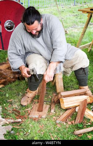 Heysham, Lancashire. 21 juillet 2019. Le Festival Viking fantastique avec une histoire vivante campement, parade, de reconstitution, exposition d'armes, cr Banque D'Images