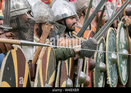 Heysham, Lancashire. 21 juillet 2019. Le Festival Viking fantastique avec une histoire vivante campement, parade, de reconstitution, d'armes &afficher. Banque D'Images