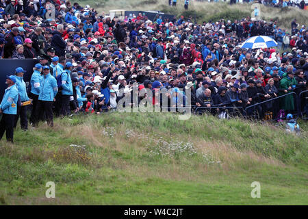 Royal Portrush, UK. 21 juillet, 2019. Les spectateurs se rassemblent sur le 18e trou lors de la quatrième série de la 148e British Open Championship au Royal Portrush Golf Club dans le comté d'Antrim, Irlande du Nord, le 21 juillet 2019. Credit : AFLO Co.,Ltd/Alamy Live News Banque D'Images