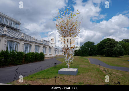 Chihuly : réflexions sur la nature à Kew Gardens - exposition d'art en verre Dale Chihuly , , Londres Banque D'Images