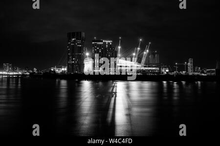 Millennium Dome (O2 Arena) la nuit, London England UK Banque D'Images