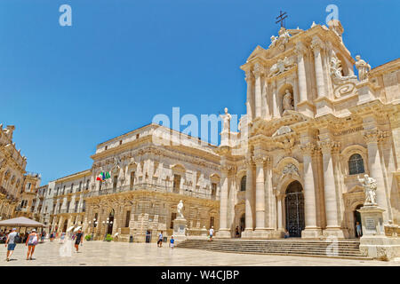 Syracuse Cathédrale Métropolitaine, Nativité de Sainte Marie, la vieille ville de Syracuse, Sicile, Italie. Banque D'Images