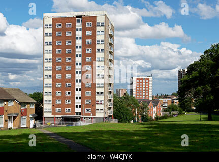 Des tours d'appartements dans la région de Armley, Leeds, West Yorkshire, England UK Banque D'Images