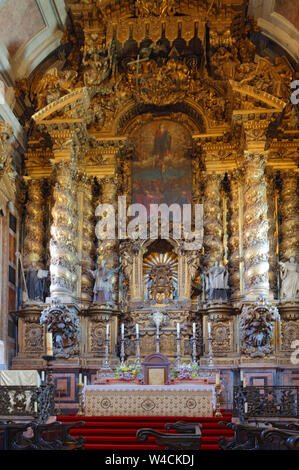 La Cathédrale de Porto, se de Porto, l'autel principal, 17 siècle, Baroque orné, église catholique romaine, l'ancien bâtiment religieux, l'Europe, Porto, Portugal, vertical Banque D'Images