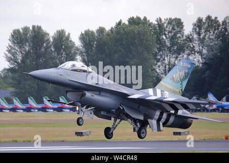 General Dynamics F-16 belge en couleurs D-Day landing au Royal International Air Tattoo à Fairford RIAT 2019 RAF, Gloucestershire, Royaume-Uni Banque D'Images