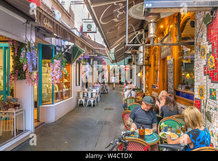 Cafés, bars et restaurants sur place, Bloc Central Business District (CBD), Melbourne, Victoria, Australie Banque D'Images