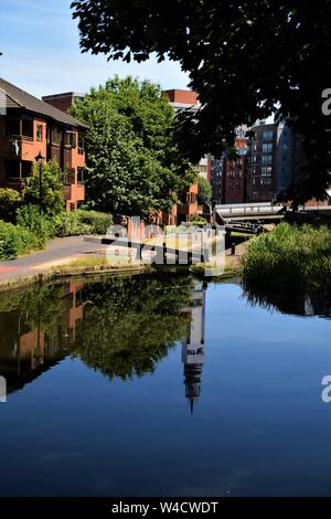 Réflexions du canal de Birmingham Banque D'Images