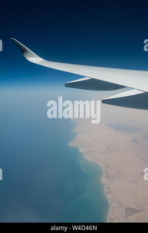 05.06.2019, Oman - sur un vol au-dessus d'Oman Qatar Airways dans un Airbus A350 à destination de Doha. Banque D'Images