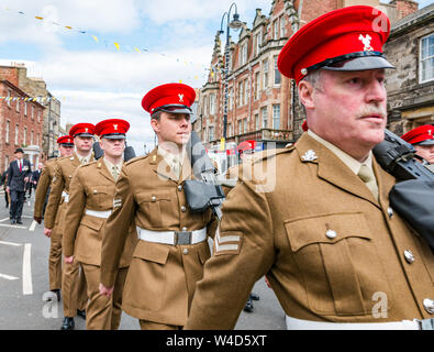 Frontière et Lothians Yeomanry Regiment parade après réception de la liberté d'East Lothian, Dunbar, Ecosse, Royaume-Uni Banque D'Images