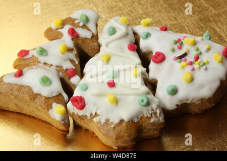 Les biscuits de Noël en forme d'arbre Banque D'Images