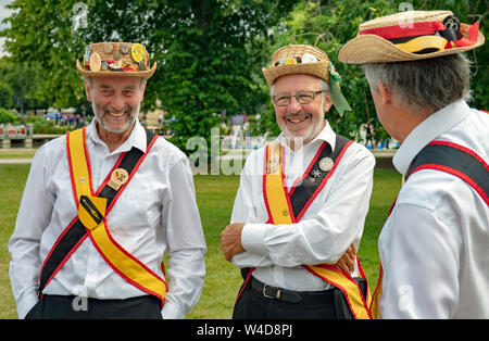 Jockey Men's Morris et Shakespeare Morris a organisé un week-end de Morris Dancing, partie de leurs 70e et 60e anniversaires - 19-21 juillet 2019 Banque D'Images