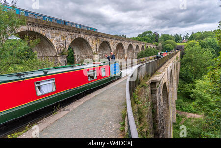 La traversée du canal grand classique de l'aqueduc de Chirk. Banque D'Images