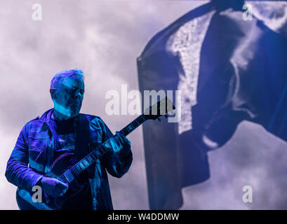 Bernard Sumner, chanteur et guitariste de New Order, a joué au festival Blue dot 2019 (U.K), le 21st juillet 2019. Banque D'Images