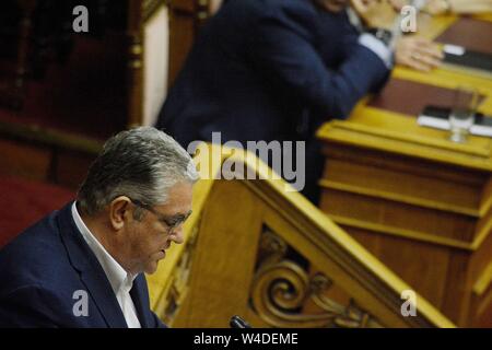 Athènes, Grèce. 20 juillet, 2019. Le Secrétaire Général du Parti communiste de Grèce, Dimitris Koutsoumbas la parole lors du premier jour d'énoncés de politiques du nouveau Gouvernement grec au Parlement grec à Athènes. Credit : Giorgos Zachos SOPA/Images/ZUMA/Alamy Fil Live News Banque D'Images