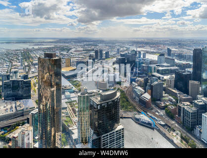 Vue aérienne de la ville et la rivière Yarra à l'ouest de Eureka Skydeck 88, Eureka Tower, Melbourne, Victoria, Australie Banque D'Images