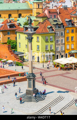 Varsovie, Pologne - 19 juillet 2019 - vue aérienne de la colonne de Sigismond et place du château dans la vieille ville de Varsovie. Érigé à l'origine en 1644, la colonne est l'une Banque D'Images