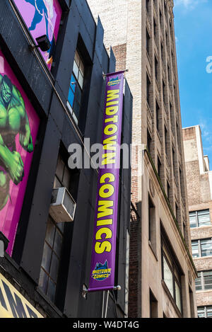 La ville de New York, USA - 2 août 2018 : Façade de la Midtown Comics store de Times Square à Manhattan, New York City, USA Banque D'Images