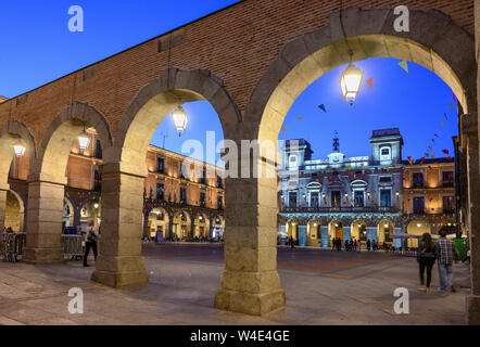 La Plaza Mercado Chico avec la Mairie, hôtel de ville, à l'arrière-plan, Avila, Espagne Banque D'Images