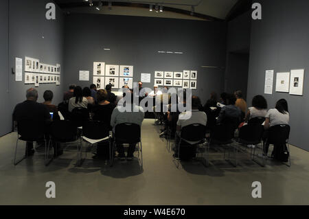 Présentation de l'Oriol Maspons exposition. La photographie utile. La première grande exposition rétrospective sur le travail de la photographe Barcelone O Banque D'Images