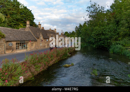 Les images de la magnifique village de la région des Cotswolds appelé Bibury le célèbre designer appelé William Morris a déclaré que le plus beau village en Angleterre Banque D'Images