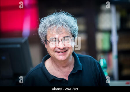 Le physicien théoricien italien Carlo Rovelli pendant un événement à Bologne (Italie) en 2015 Banque D'Images