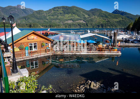 Westview Marina et Lodge de Tahsis, près de Gold River, l'île de Vancouver, Colombie-Britannique, Canada Banque D'Images