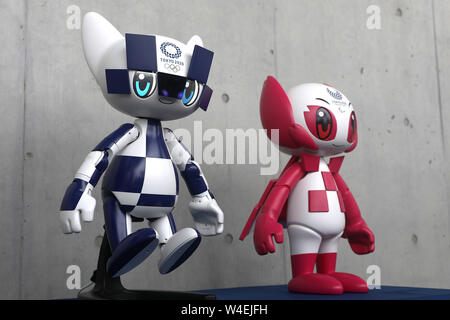 Beijing, Chine. 22 juillet, 2019. Photo prise le 22 juillet 2019 Tokyo 2020 montre la mascotte des Jeux Olympiques de Tokyo 2020 robots lors de la mascotte des Jeux Olympiques de dévoilement des robots à Tokyo, Japon. Tokyo 2020 Mascot-type les robots vont accueillir les athlètes et les clients de sites des Jeux et d'autres endroits liés aux jeux qui ont des mouvements. Crédit : Du Xiaoyi/Xinhua/Alamy Live News Banque D'Images