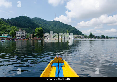 De belles vues à partir d'un trajet sur shikara Dal Lake, à Srinagar, Jammu-et-Cachemire, l'Inde Banque D'Images