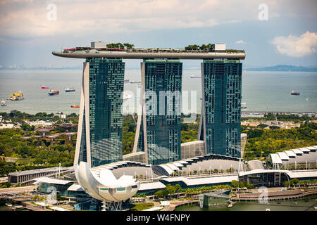 Marina Bay Sands Hotel pendant la journée Banque D'Images