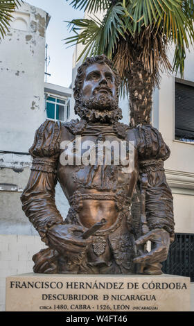 Statue de Francisco Hernandez de Cordoba, conquistador du 16ème siècle à Cabra, Cordoba Province, Andalusia, Spain Banque D'Images