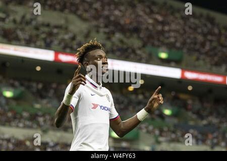 23 juillet 2019 - Tokyo, Japon - FC Chelsea avant Tammy Abraham célèbre marquer un but contre le FC Barcelone lors de la Coupe 2019 Rakuten match à Saitama Stadium 2002. FC Chelsea FC Barcelone mène 1-0 à la mi-temps. (Crédit Image : © Rodrigo Reyes Marin/Zuma sur le fil) Banque D'Images