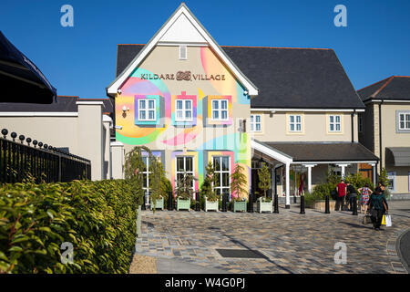 Kildare Village outlet center, une partie de la Collection shopping Bicester Village, Nurney, comté de Kildare, Irlande Banque D'Images