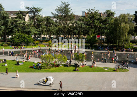 Miroir de l'eau Fontaine à Nantes. Loire Atlantique. Les pays de la Loire. France Banque D'Images