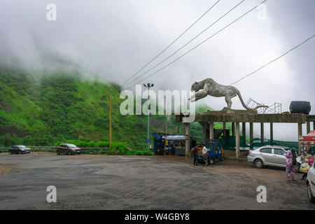 Vagamon, Kerala, Inde- 07 juillet 2019 : Sculpture d'une panthère noire à Vagamon Banque D'Images