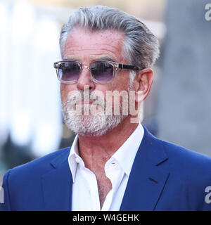 Hollywood, États-Unis. 22 juillet, 2019. HOLLYWOOD, LOS ANGELES, CALIFORNIE, USA - 22 juillet : Pierce Brosnan arrive à la première mondiale de Sony Pictures' 'Il était une fois à Hollywood" tenue à l'IMAX Théâtre chinois de Grauman, le 22 juillet 2019 à Hollywood, Los Angeles, Californie, États-Unis. (Photo par Xavier Collin/Image Crédit : Agence de Presse) L'agence de presse Image/Alamy Live News Banque D'Images