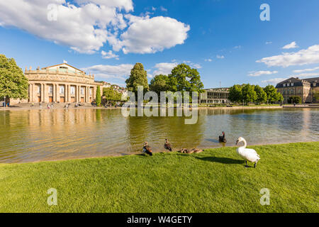 Eckensee avec State Theatre, l'opéra, le Parlement et le Neues Schloss, Stuttgart, Allemagne Banque D'Images