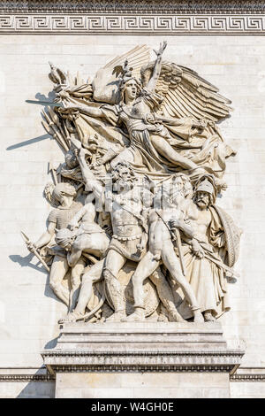 Le départ des volontaires de 1792, également appelé La Marseillaise, est un haut-relief sur le pilier nord de l'Arc de Triomphe à Paris, France. Banque D'Images