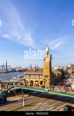 Port de Hambourg, l'horloge à Landungsbruecken, Hambourg, Allemagne Banque D'Images