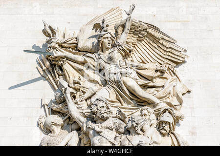 Le départ des volontaires de 1792, également appelé La Marseillaise, est un haut-relief sur le pilier nord de l'Arc de Triomphe à Paris, France. Banque D'Images