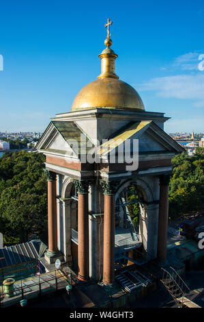 Vue à partir de la la Cathédrale Saint Isaac avec une coupole d'or, Saint-Pétersbourg, Russie Banque D'Images