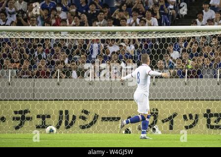 Tokyo, Japon. 23 juillet, 2019. Le milieu de Chelsea FC Ross Barkley (8) célèbre marquant le deuxième but contre le FC Barcelone lors de la Coupe 2019 Rakuten match à Saitama Stadium 2002. Chelsea FC a gagné le match 2-1. Credit : Rodrigo Reyes Marin/ZUMA/Alamy Fil Live News Banque D'Images